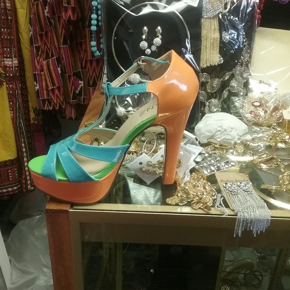 Women high heels shoes